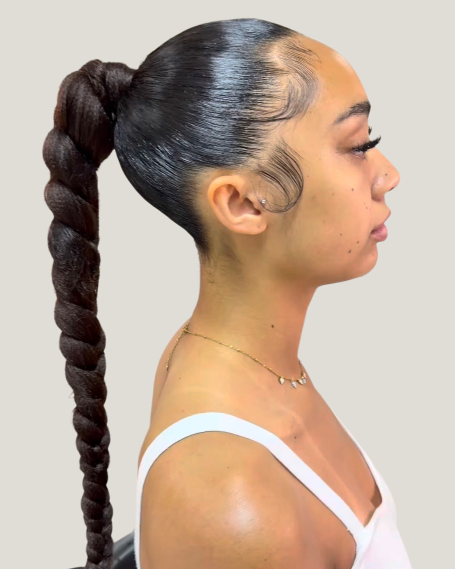 Coiffure Ponytail réalisée au salon Tiphaine and Co